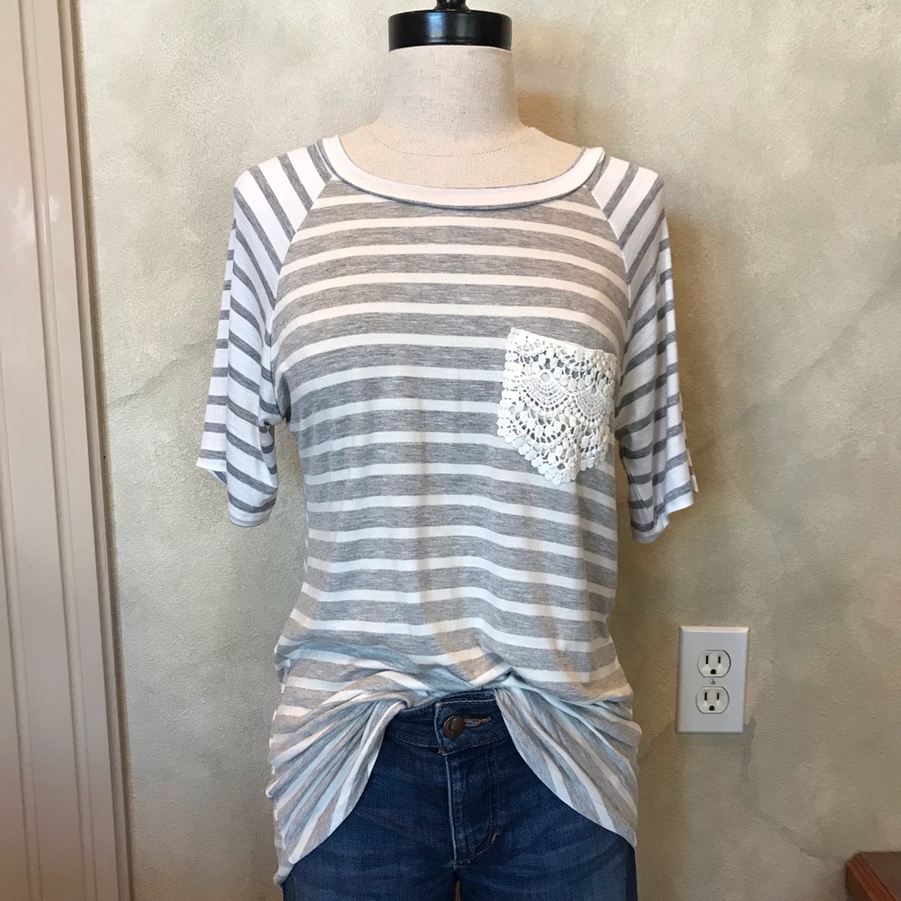 Two toned stripe tee with crochet pocket